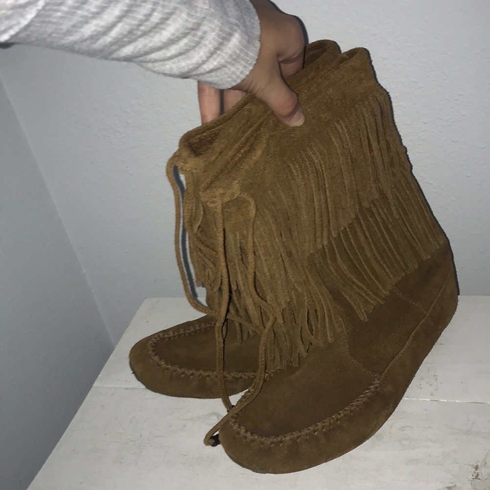 Fringe boots